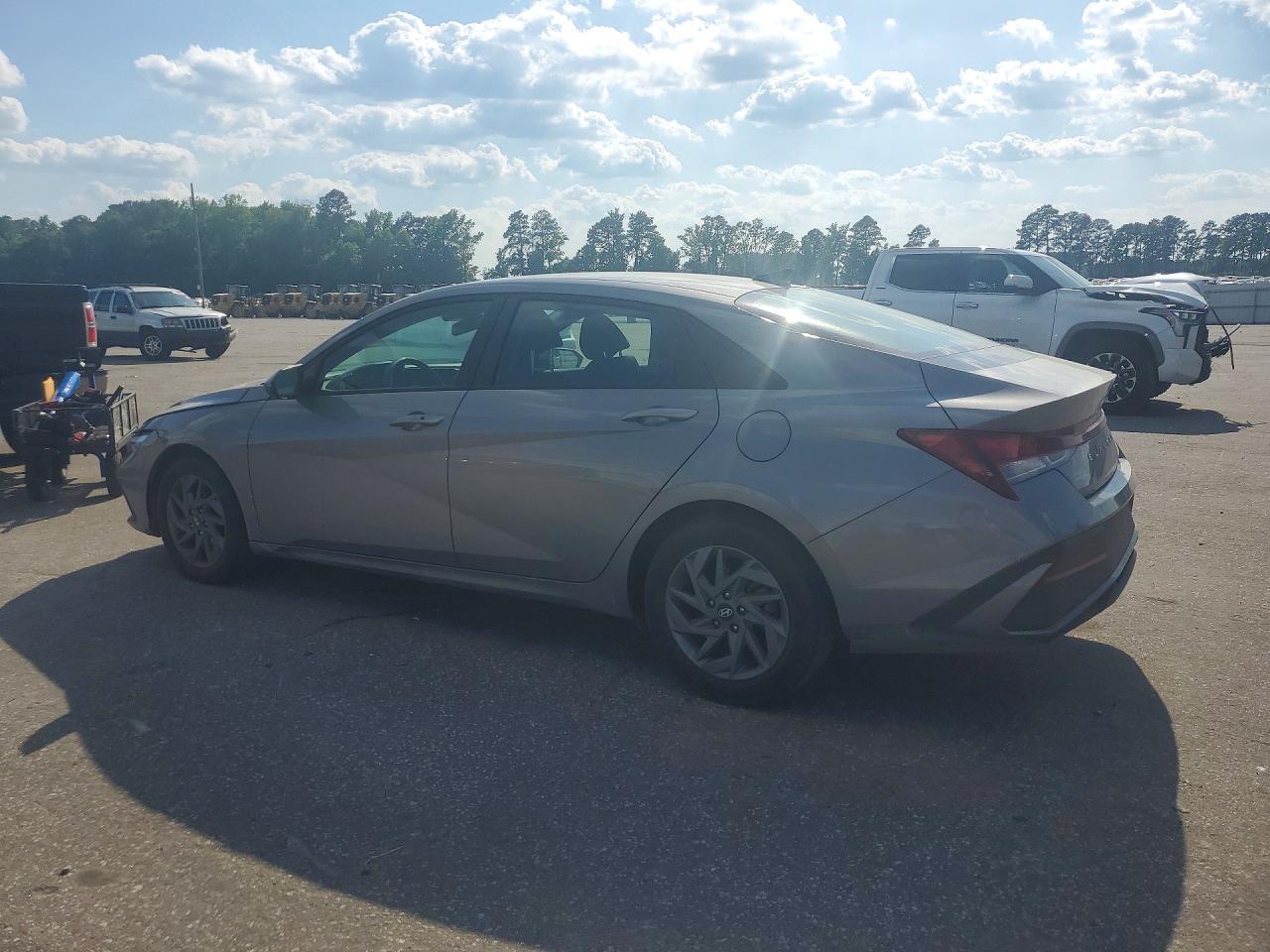 2024 Hyundai Elantra Sel - Фото 2