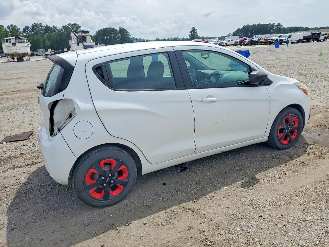 2017 Chevrolet Spark Ls - Фото 3