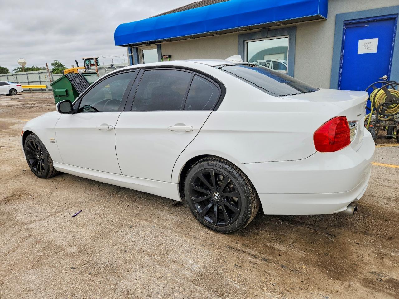 2011 BMW 328 Xi - Фото 2