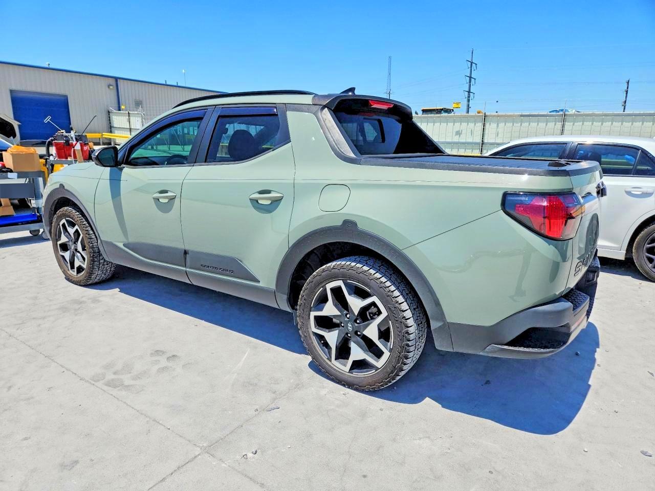2022 Hyundai Santa Cruz Limited - Image 2