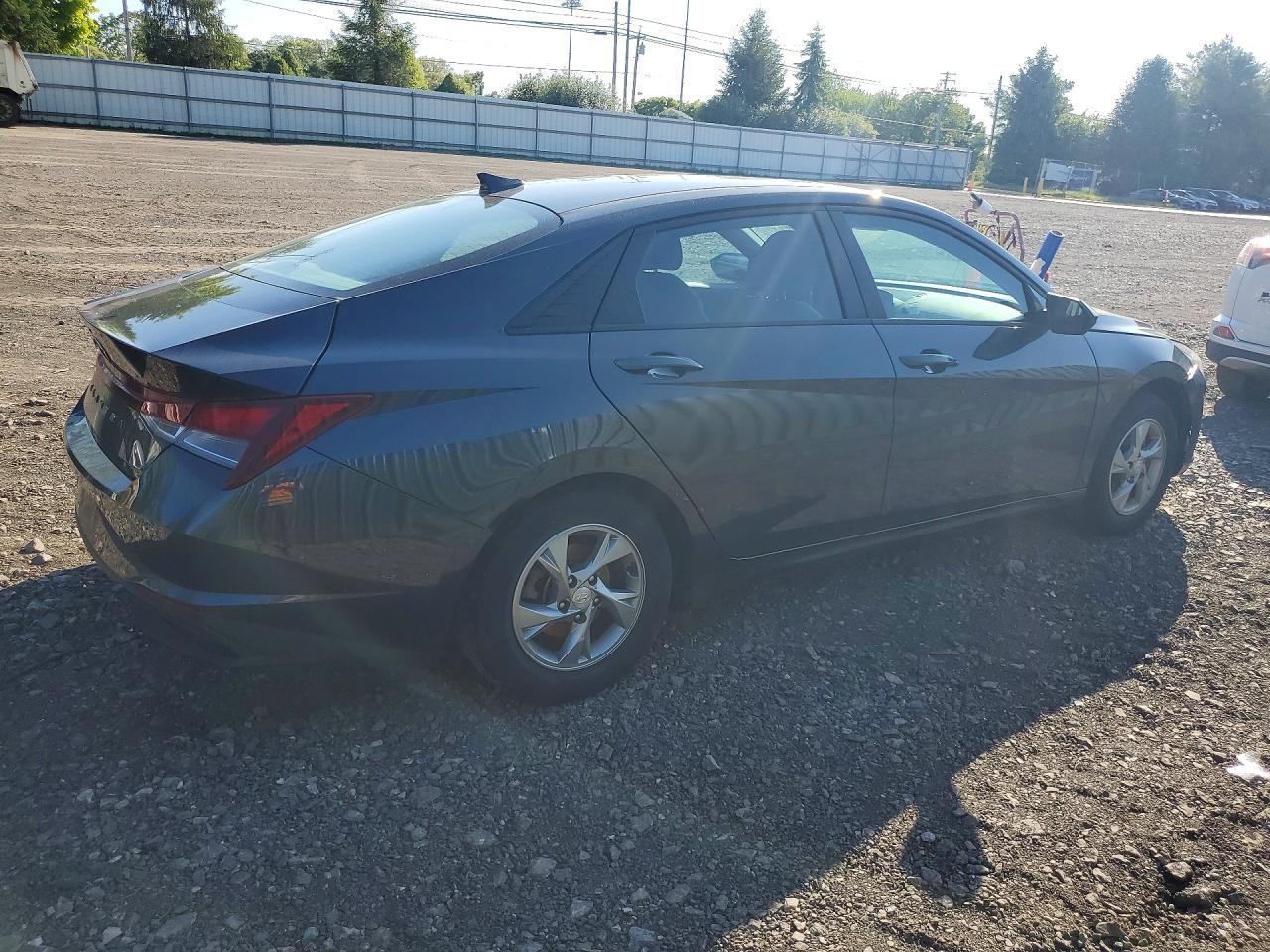 2021 Hyundai Elantra Se - Фото 3