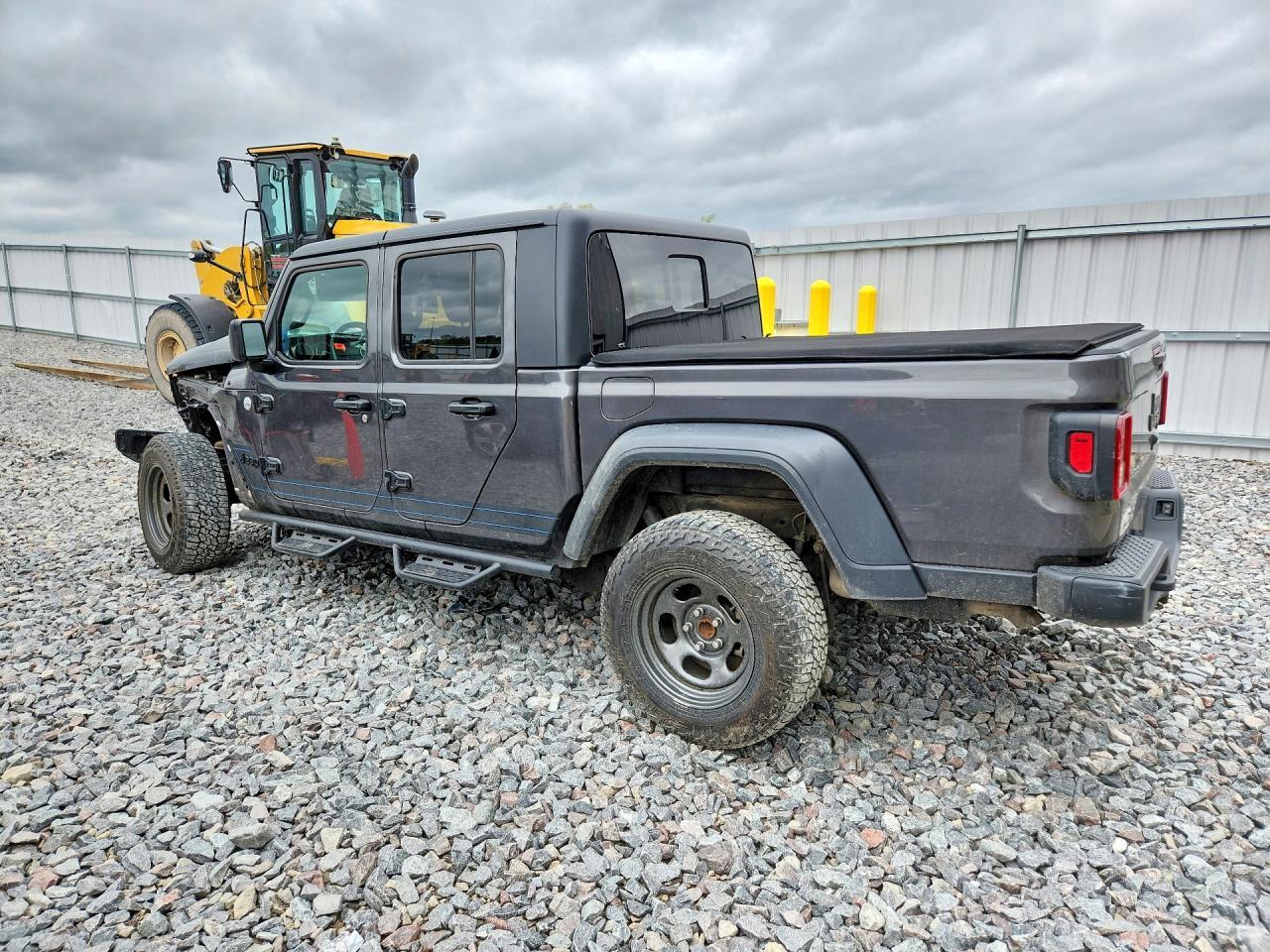 2020 Jeep Gladiator Sport - Фото 2