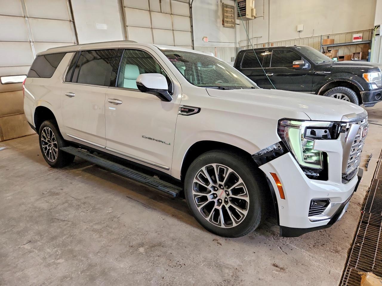 2025 GMC Yukon Xl Denali - Фото 4