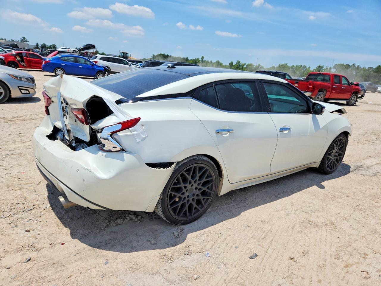 2017 Nissan Maxima Platinum - Image 3