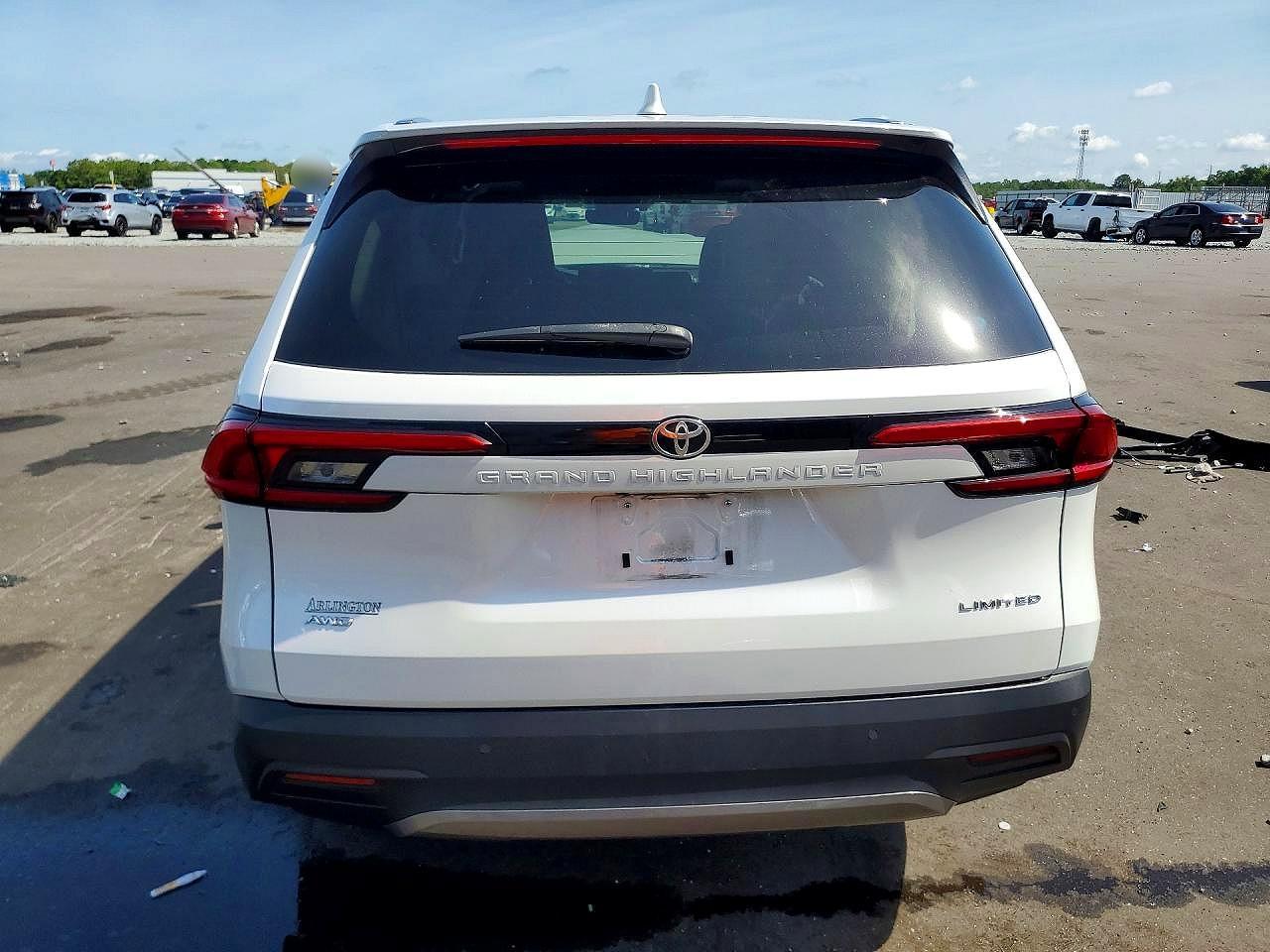 2024 Toyota Grand Highlander Limited - Image 6