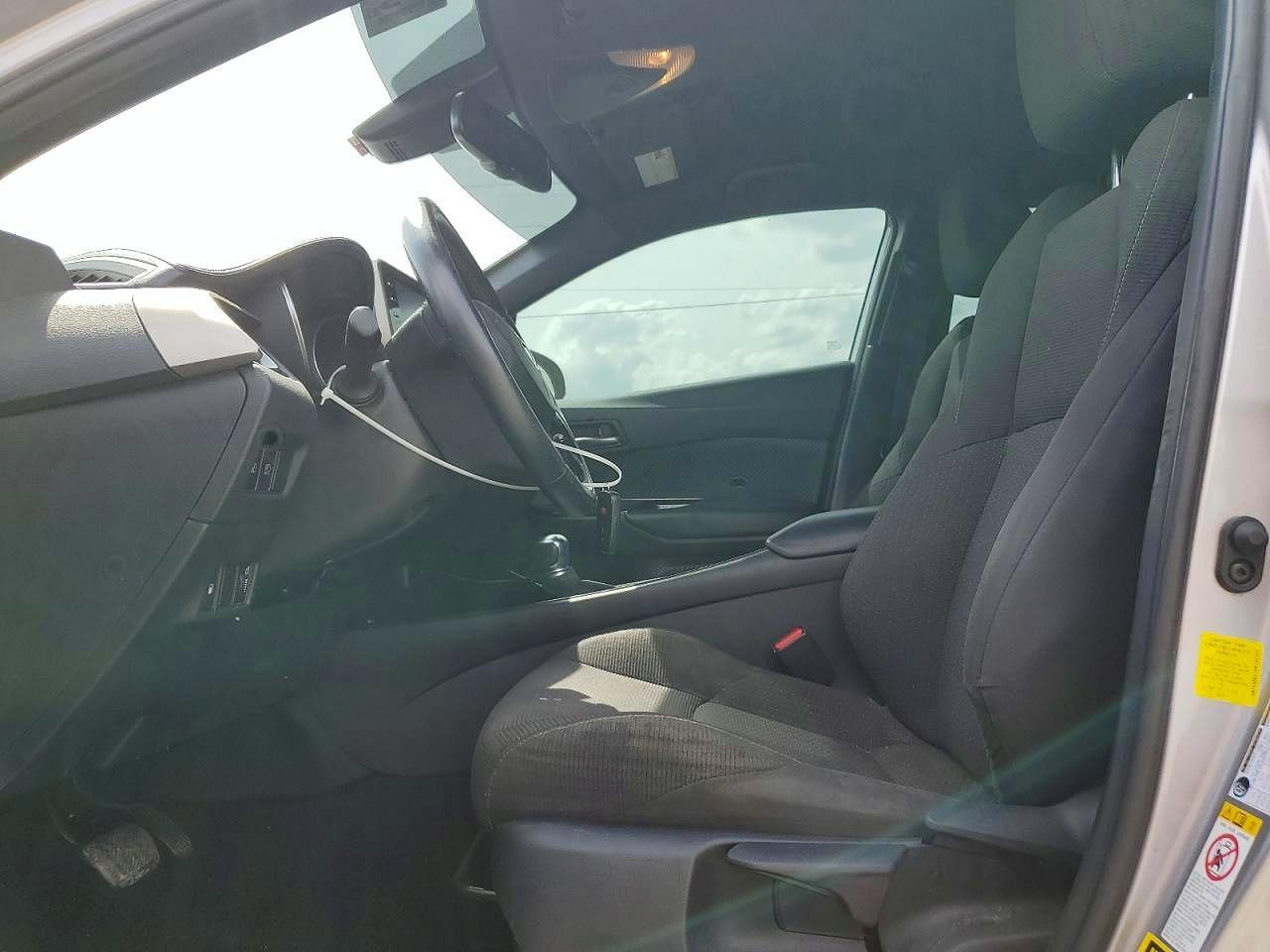 2019 Toyota C-Hr Xle - Image 7