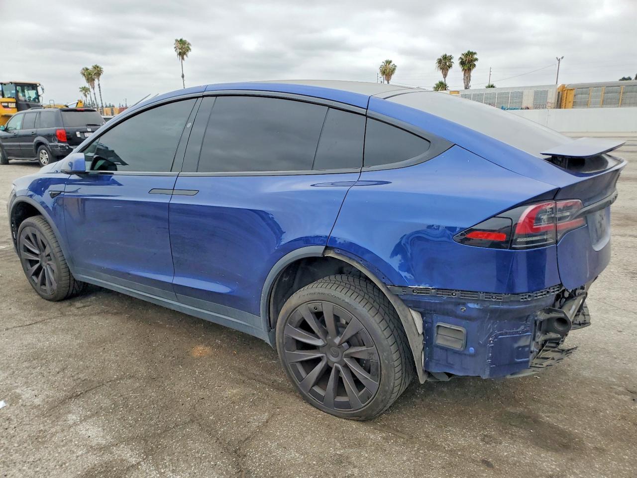 2022 Tesla Model X - Фото 2