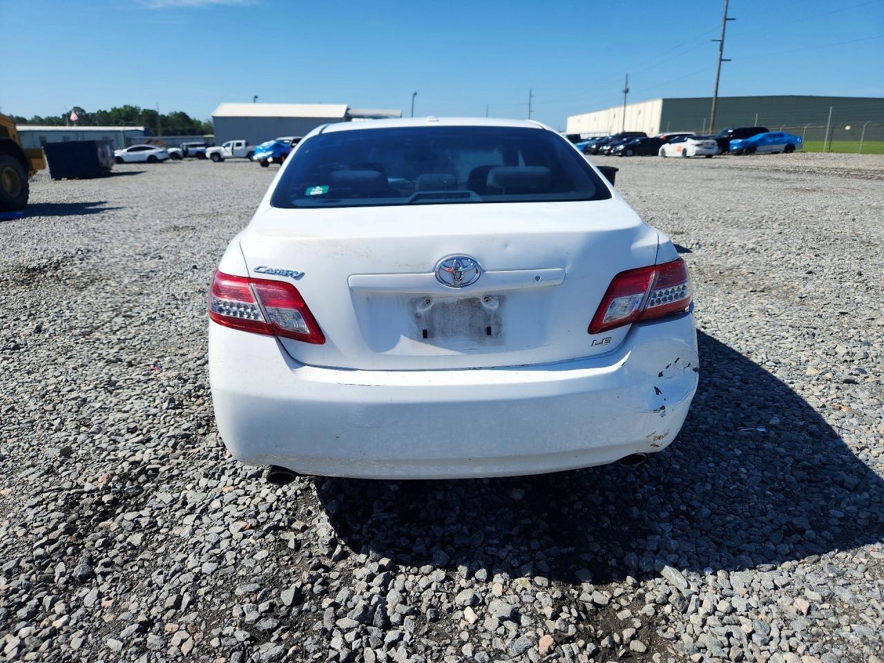 2010 Toyota Camry - Фото 6