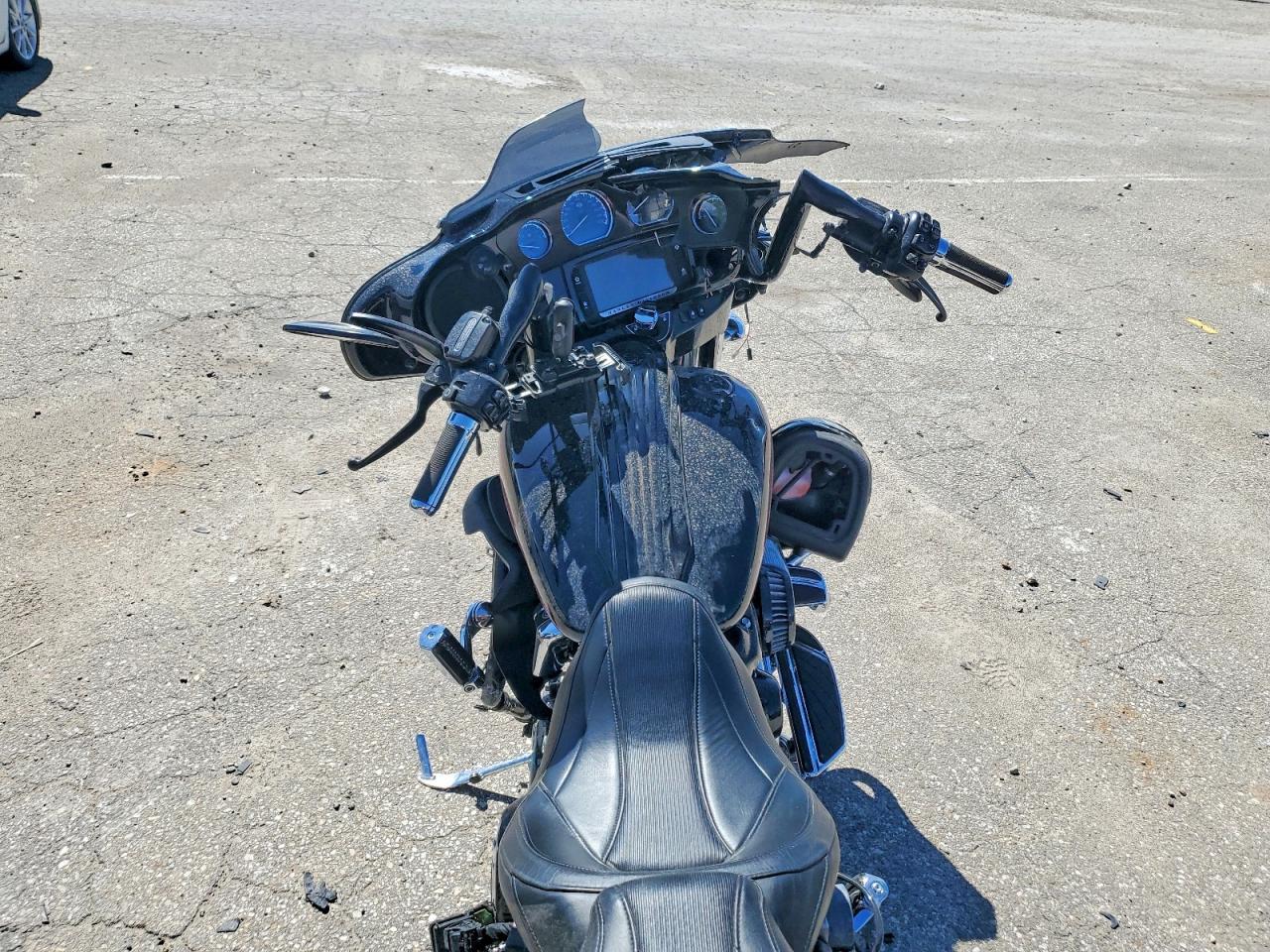 2017 Harley-Davidson Flhxse Cvo Street Glide - Image 6