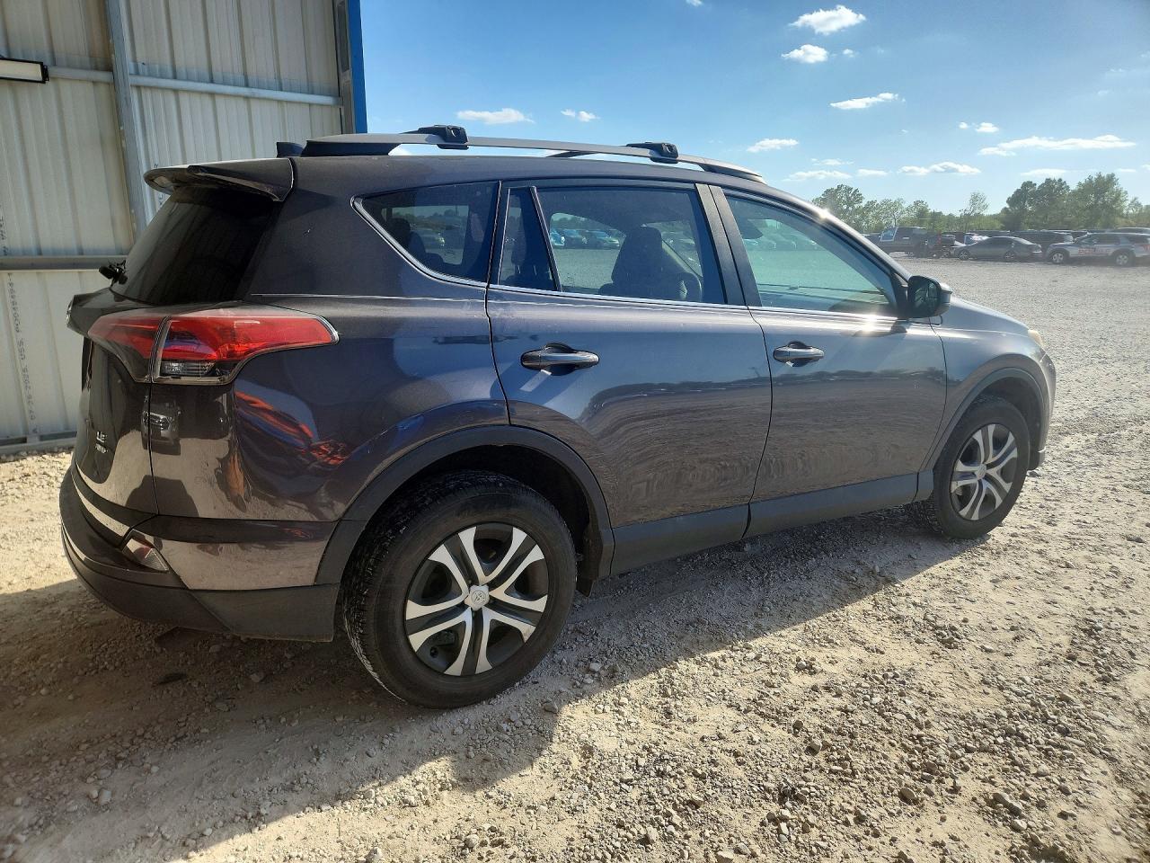 2017 Toyota Rav4 Le - Фото 3