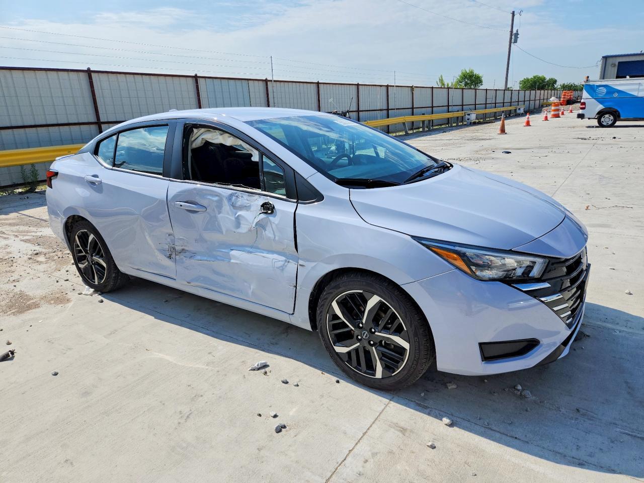 2025 Nissan Versa Sr - Фото 4