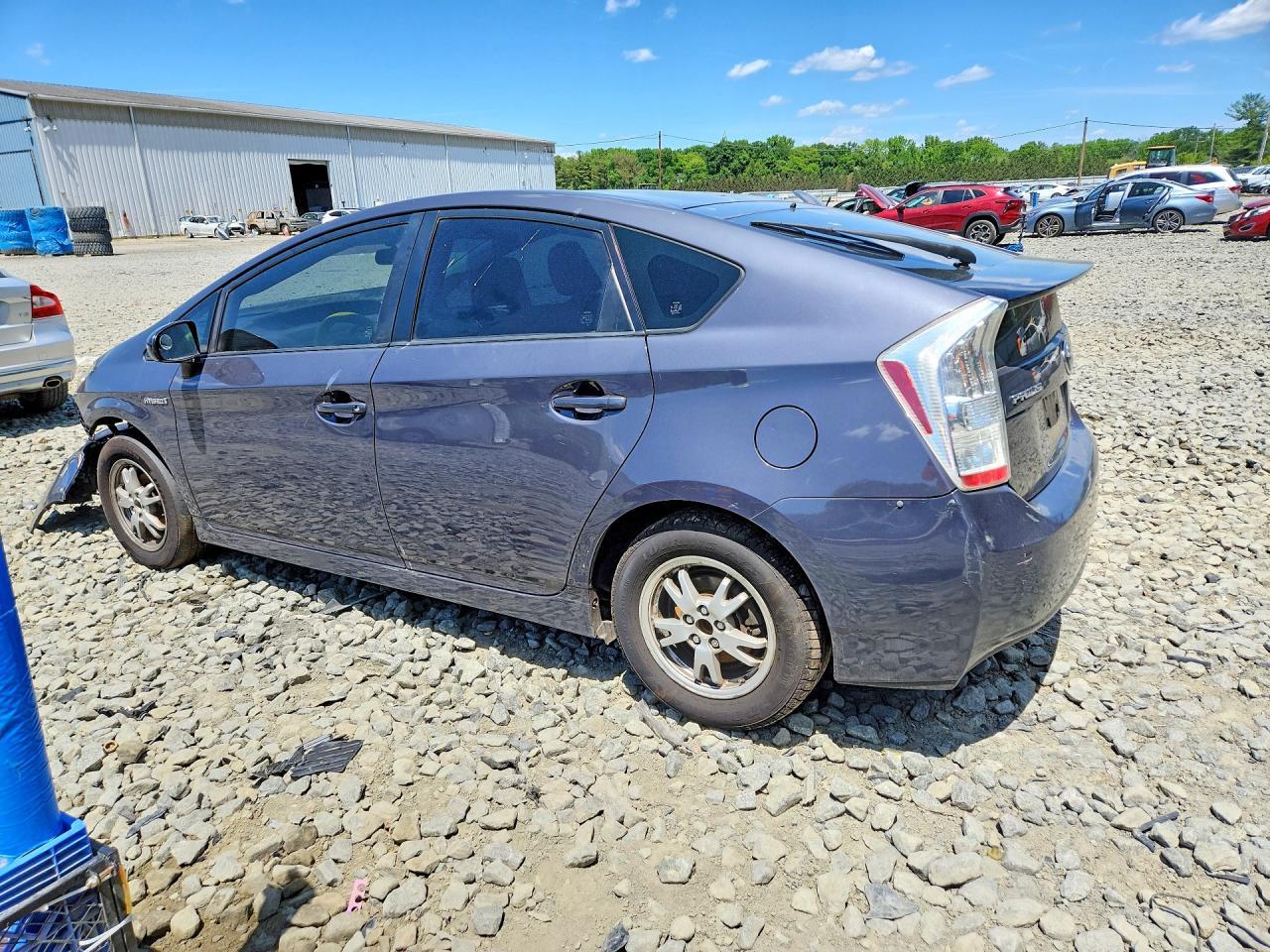 2011 Toyota Prius Two - Фото 2