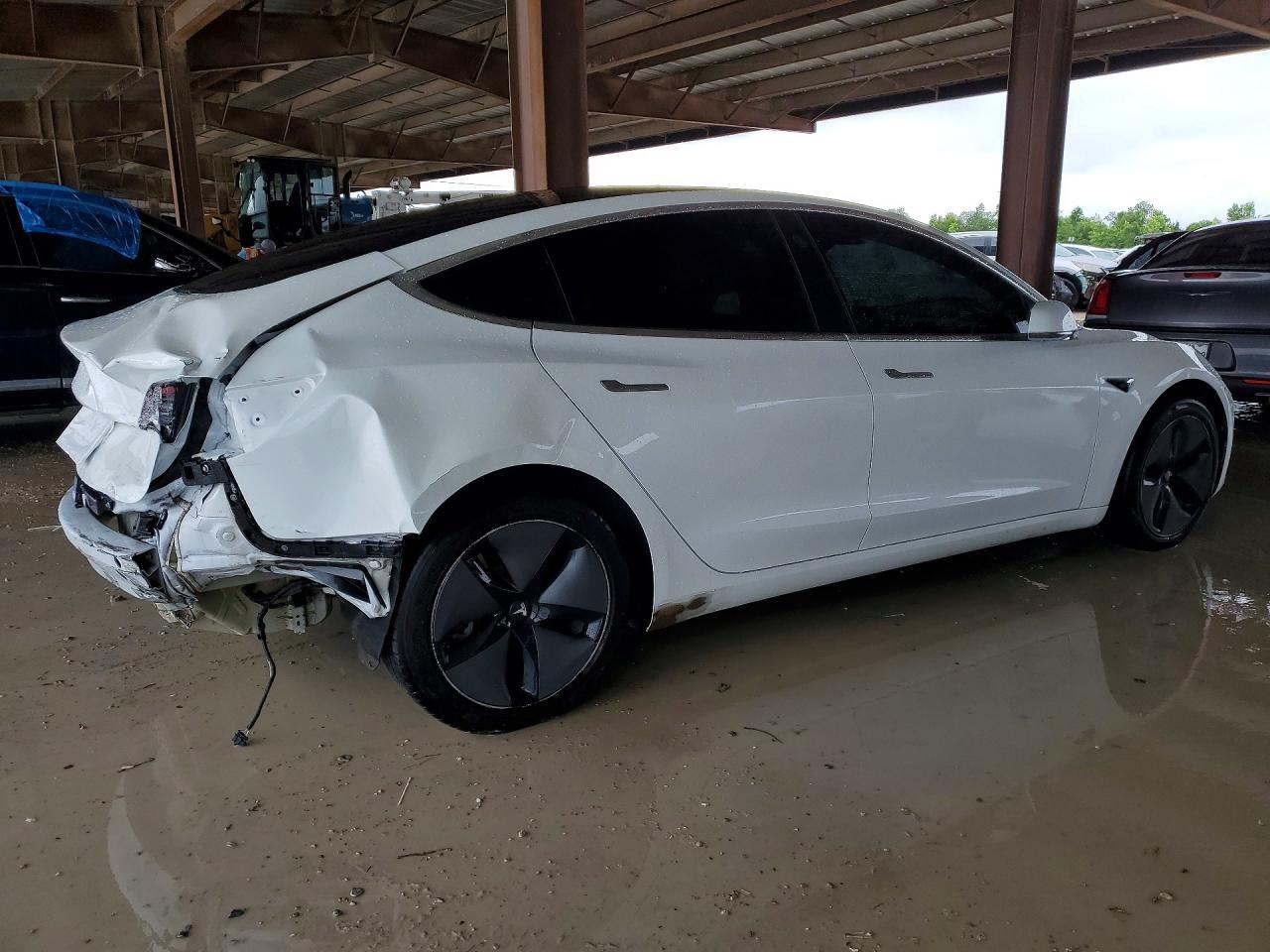 2018 Tesla Model 3 - Фото 3