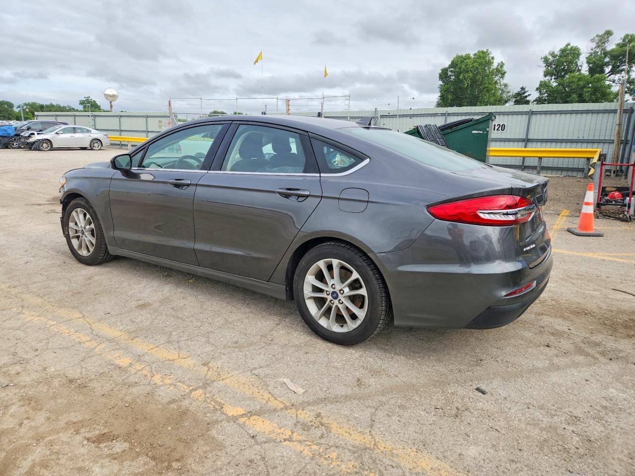 2019 Ford Fusion Se - Фото 2