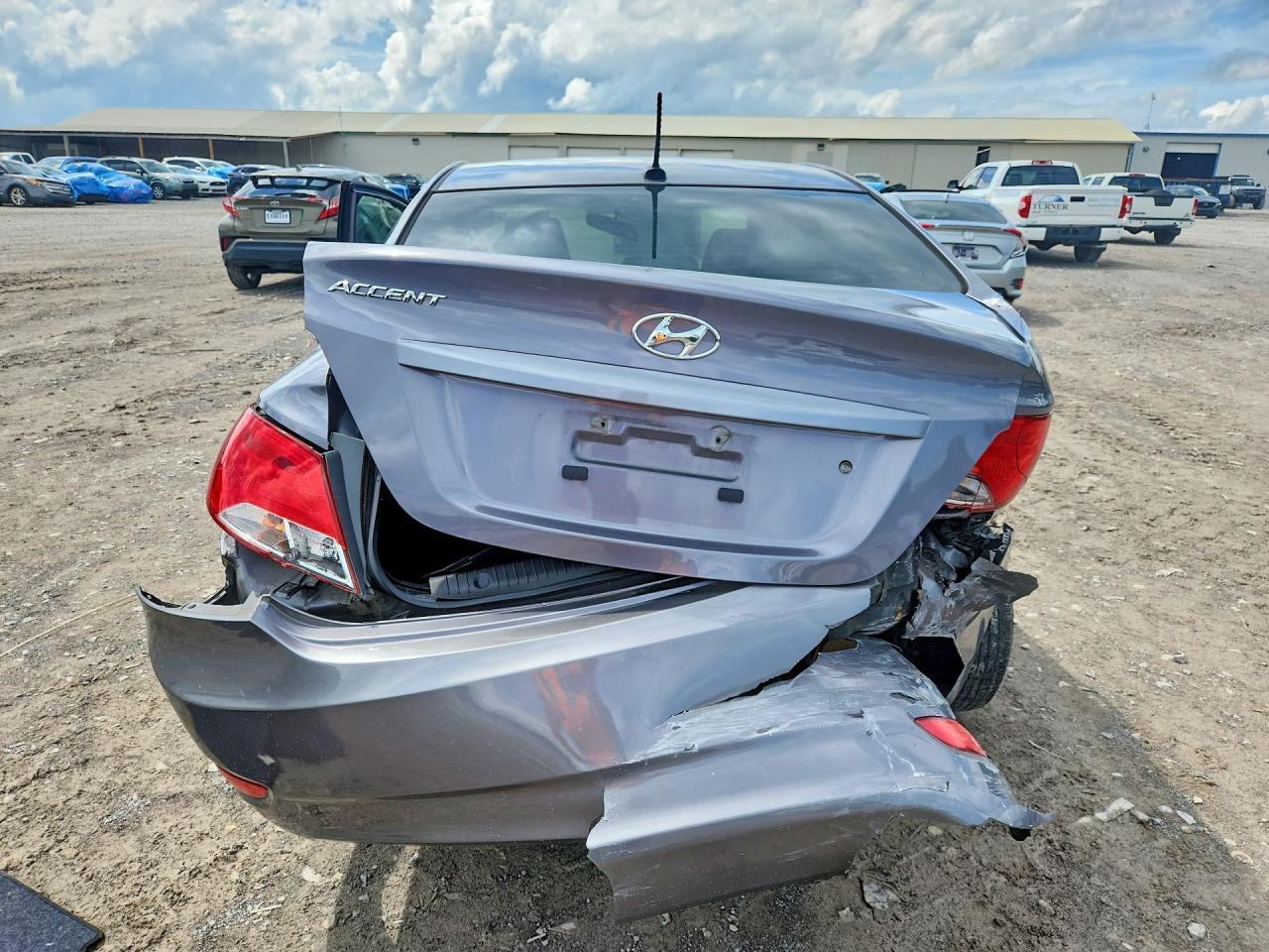 2016 Hyundai Accent - Фото 6