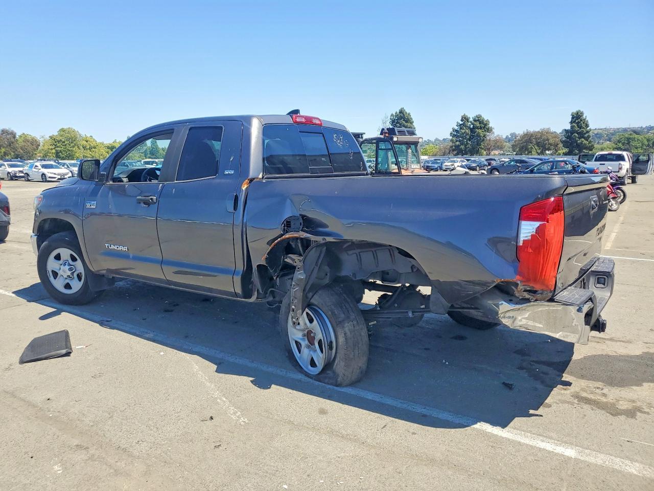 2021 Toyota Tundra - Фото 2