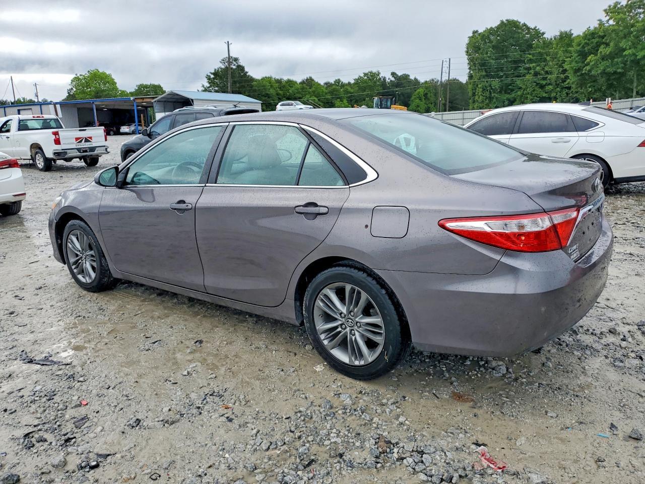 2017 Toyota Camry - Фото 2