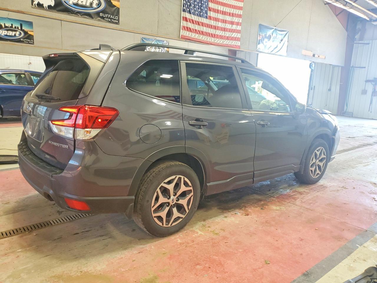 2020 Subaru Forester Premium - Image 3