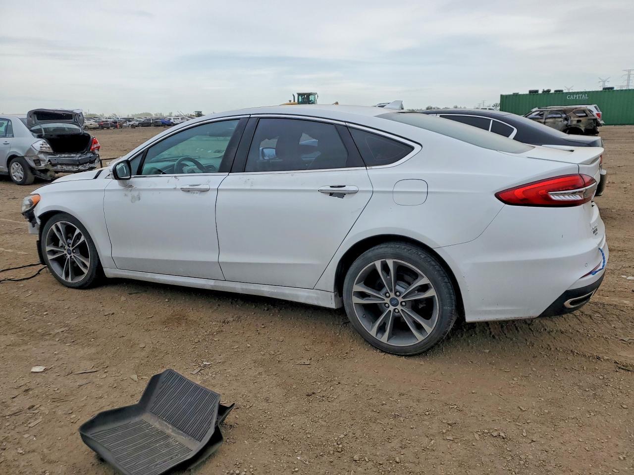 2019 Ford Fusion Titanium - Фото 2