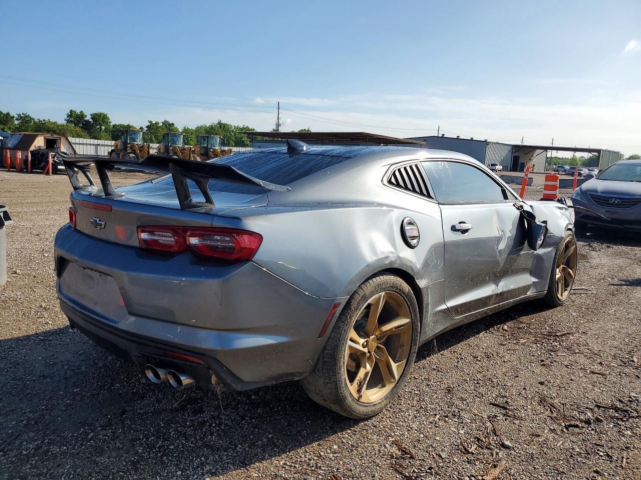 2022 Chevrolet Camaro Lt1 - Фото 3