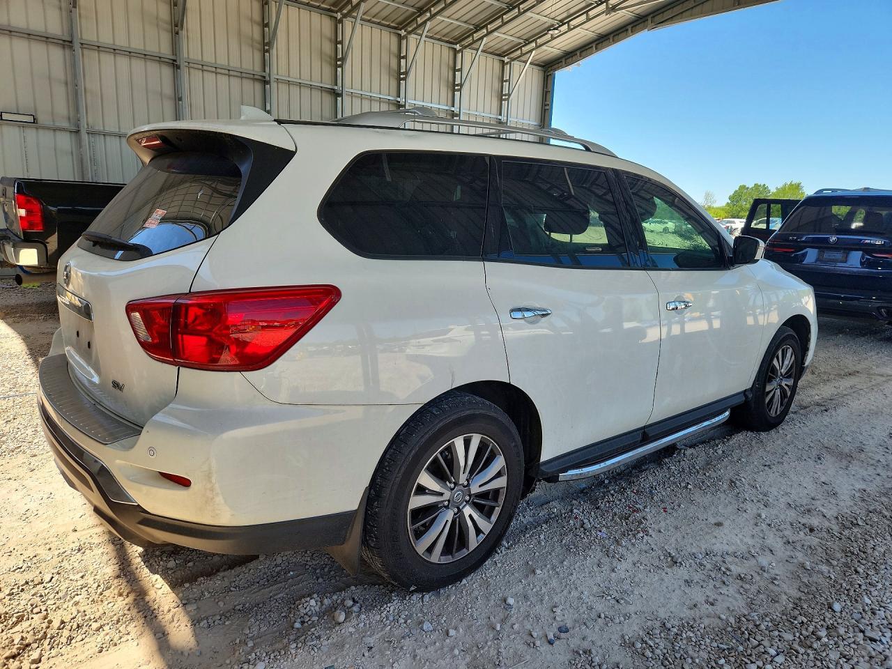 2020 Nissan Pathfinder Sv - Image 3