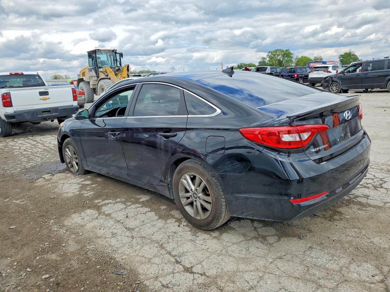 2017 Hyundai Sonata Se - Фото 2