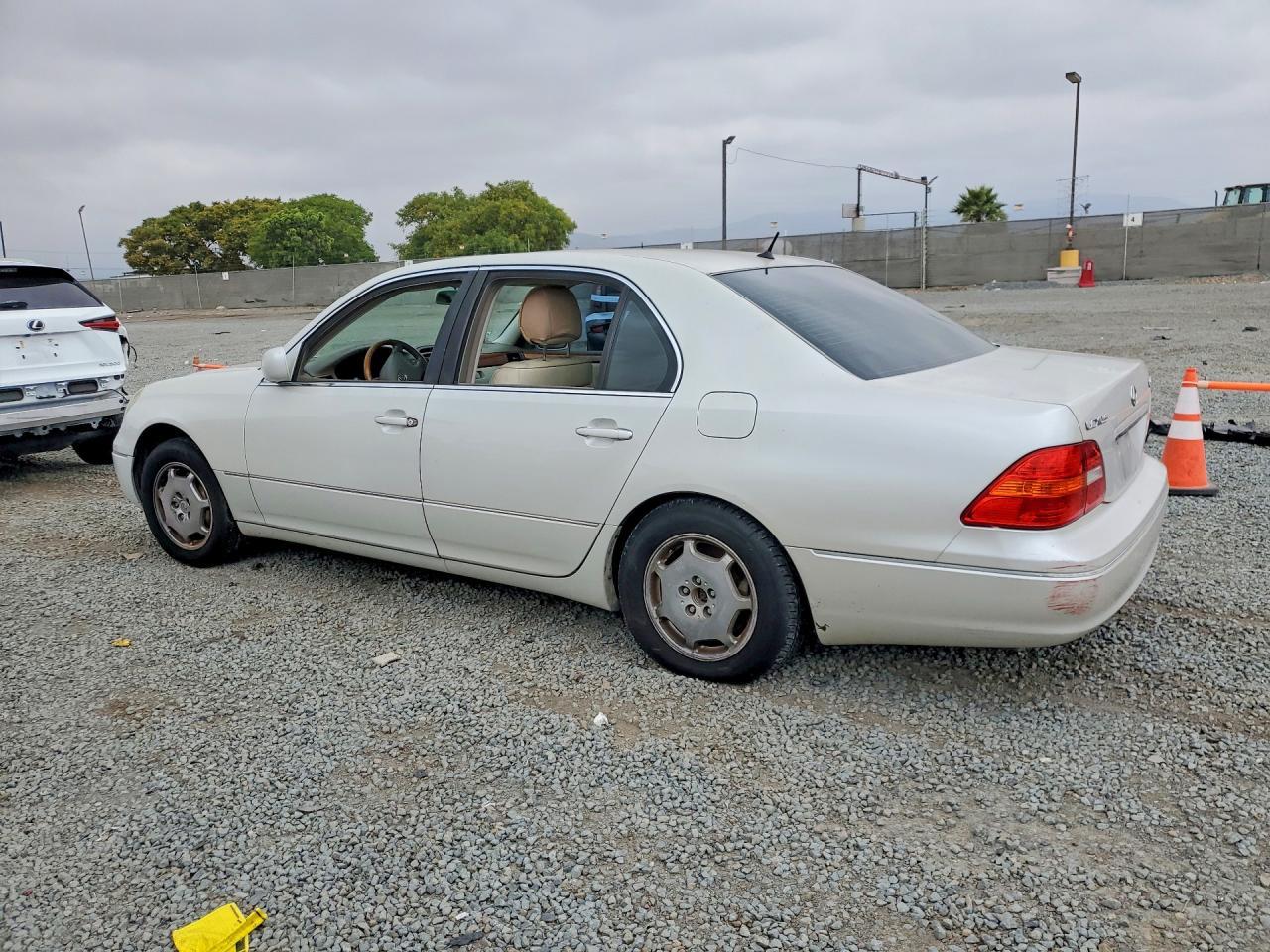 2002 Lexus Ls 430 - Image 2