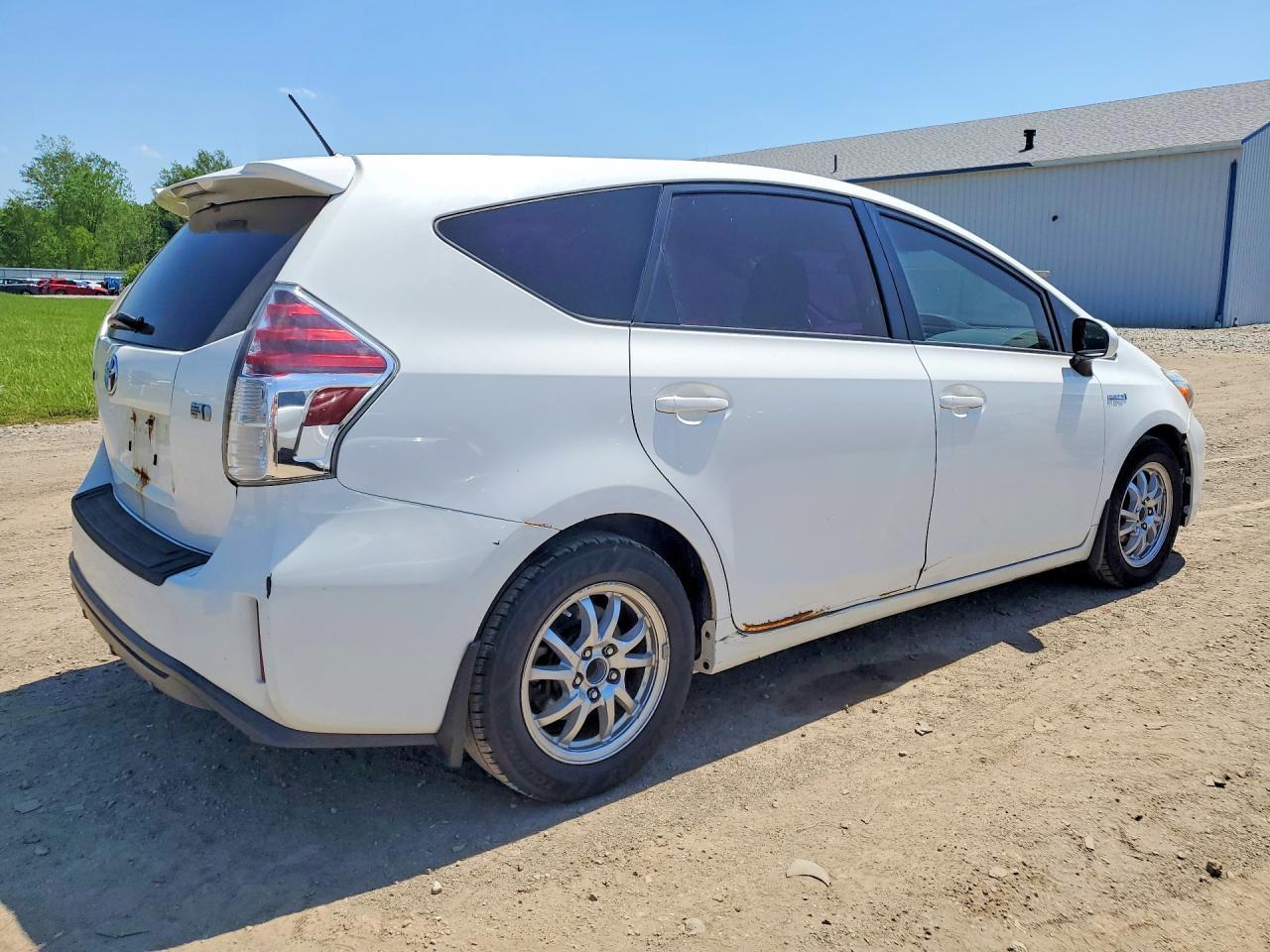 2015 Toyota Prius V Two - Image 3