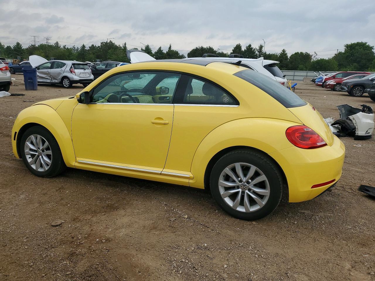 2013 Volkswagen Beetle - Image 2