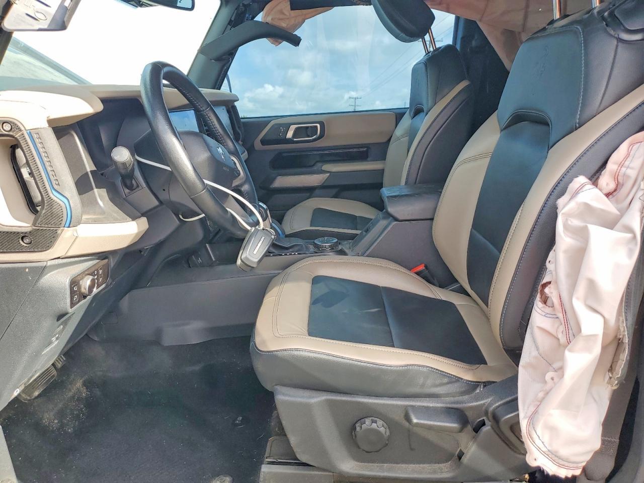 2023 Ford Bronco Base - Image 7