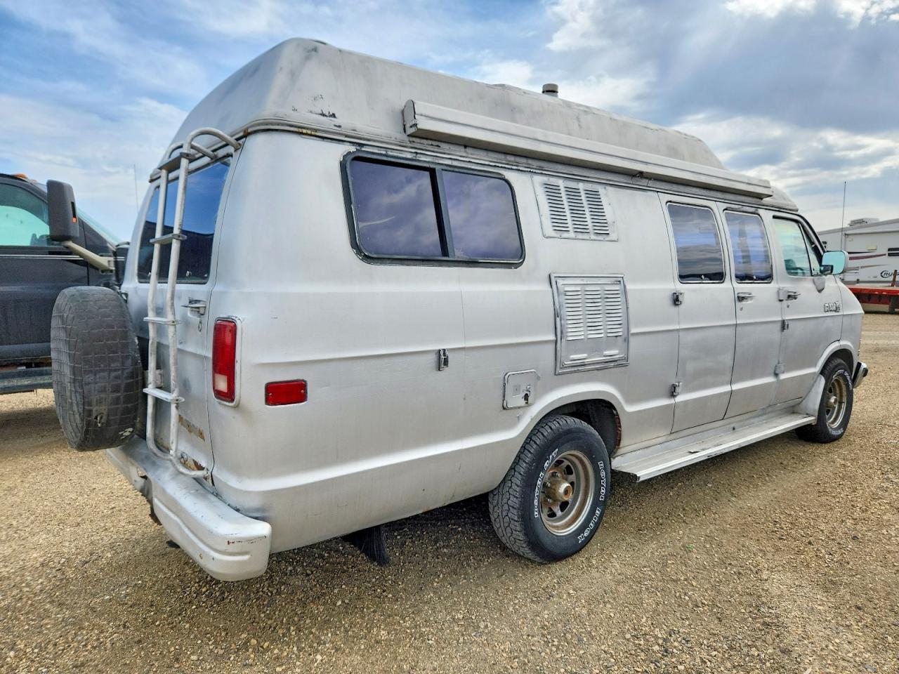 1989 Dodge Ram Van B250 - Image 4