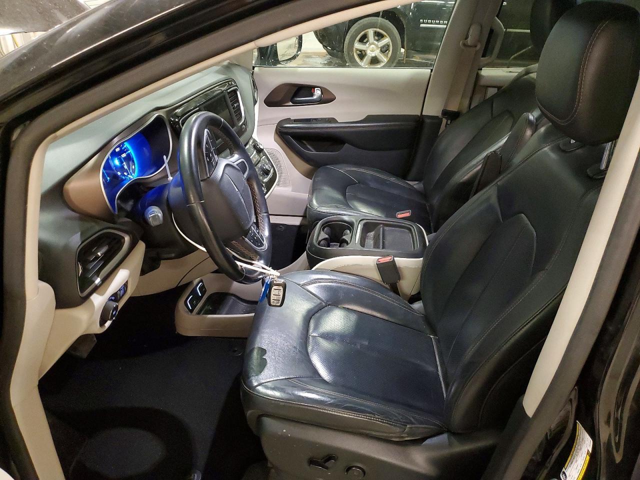 2018 Chrysler Pacifica Touring L - Image 7