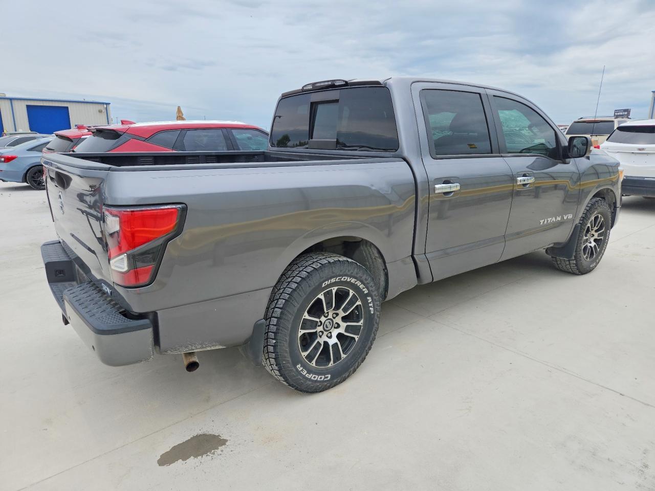 2020 Nissan Titan Sv - Image 3