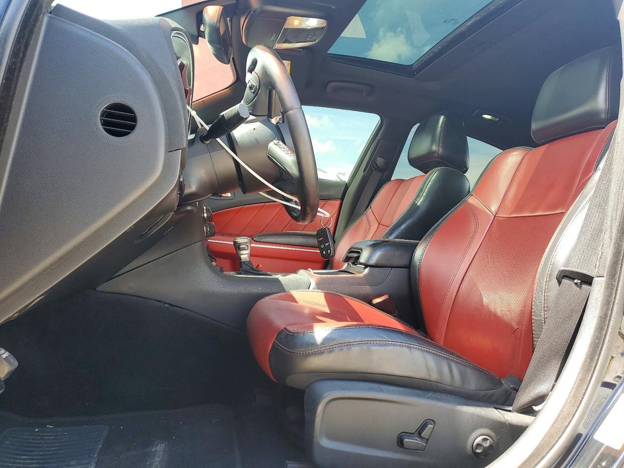2015 Dodge Charger R - Image 7