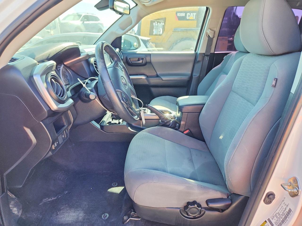 2019 Toyota Tacoma Sr5 V6 - Image 7