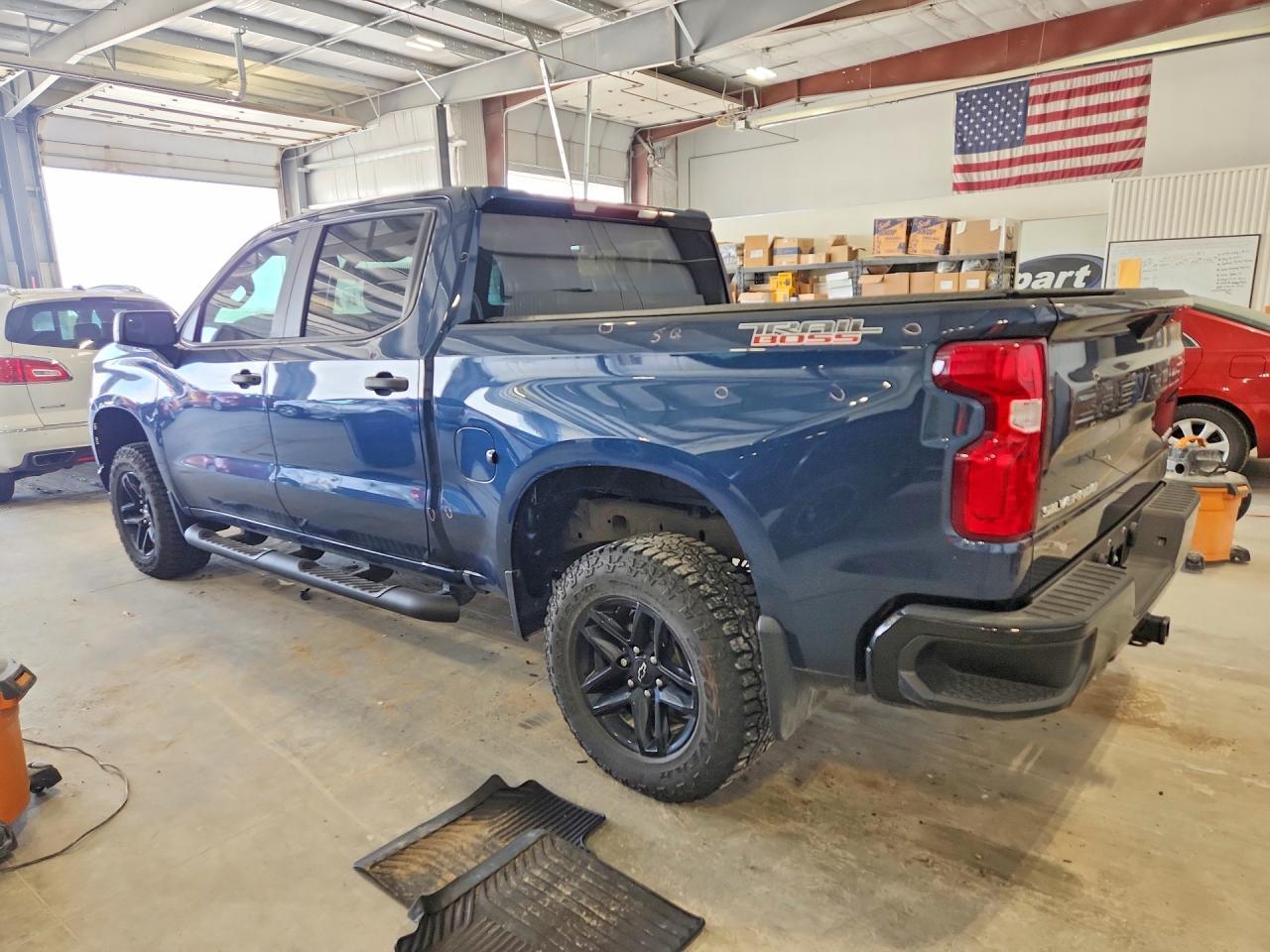 2020 Chevrolet Silverado K1500 Trail Boss Custom - Фото 2