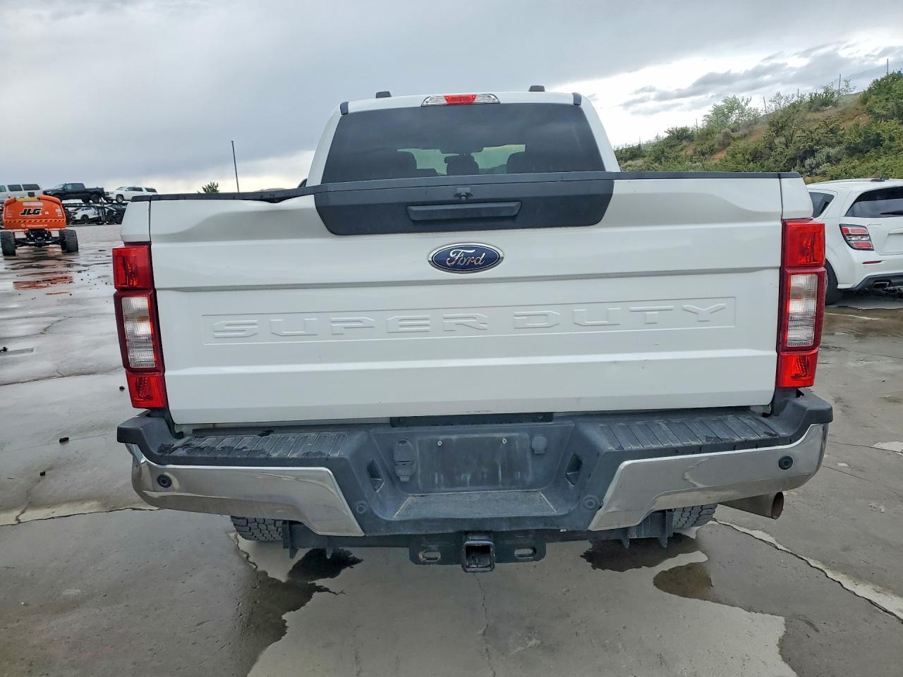2022 Ford F350 Super Duty - Image 6