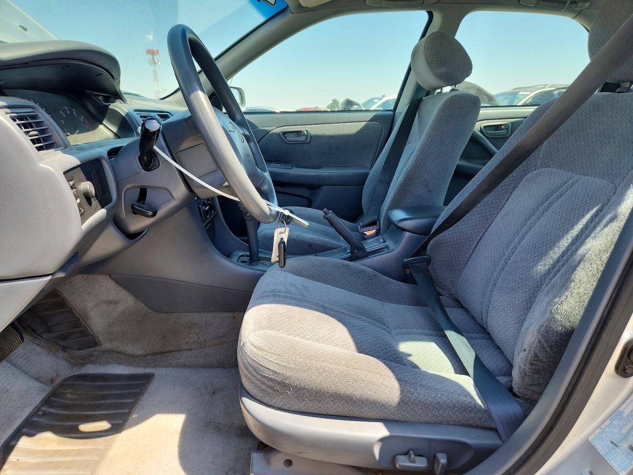 2001 Toyota Camry Le V6 - Фото 7