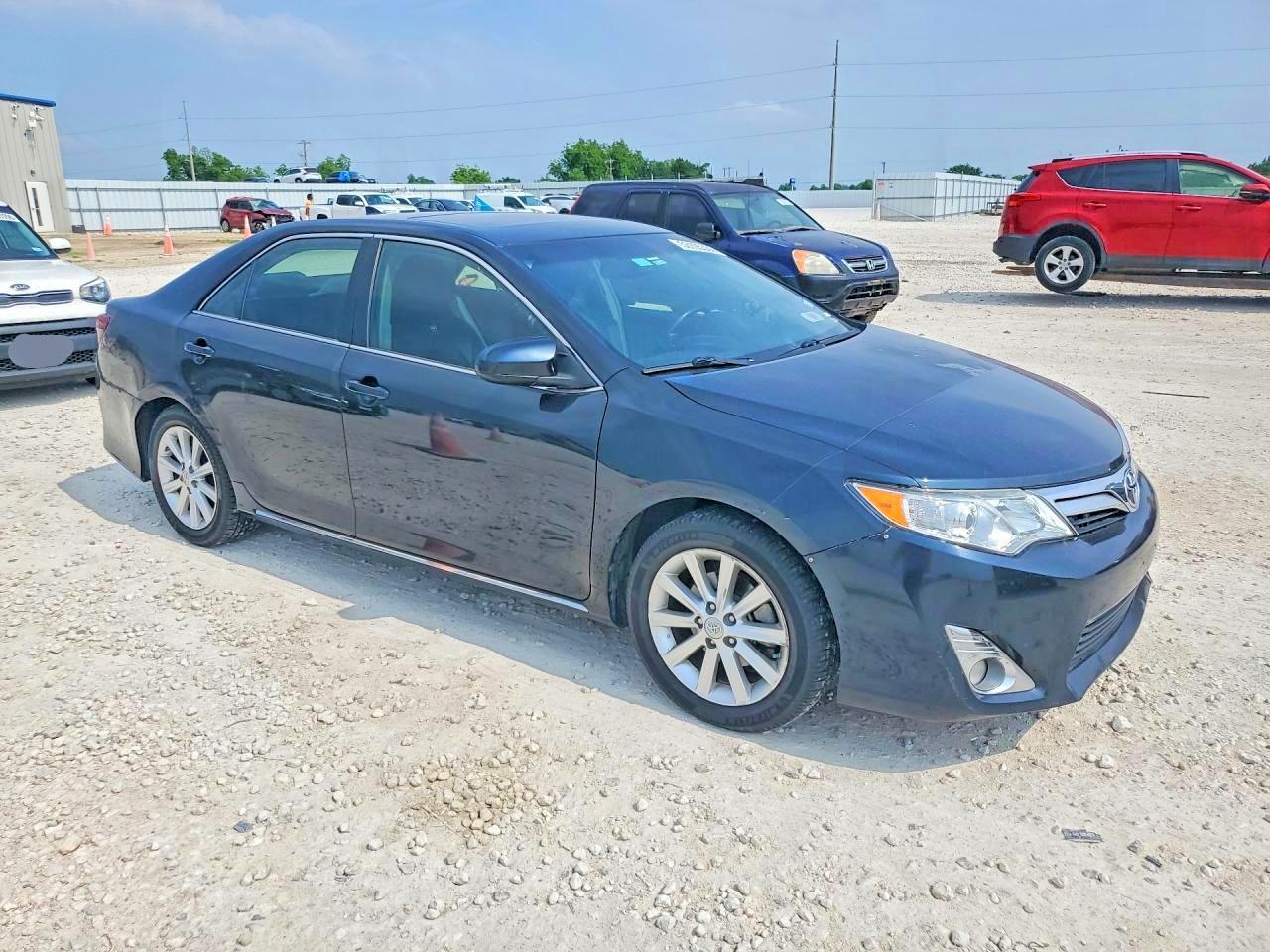 2012 Toyota Camry Xle V6 - Image 4