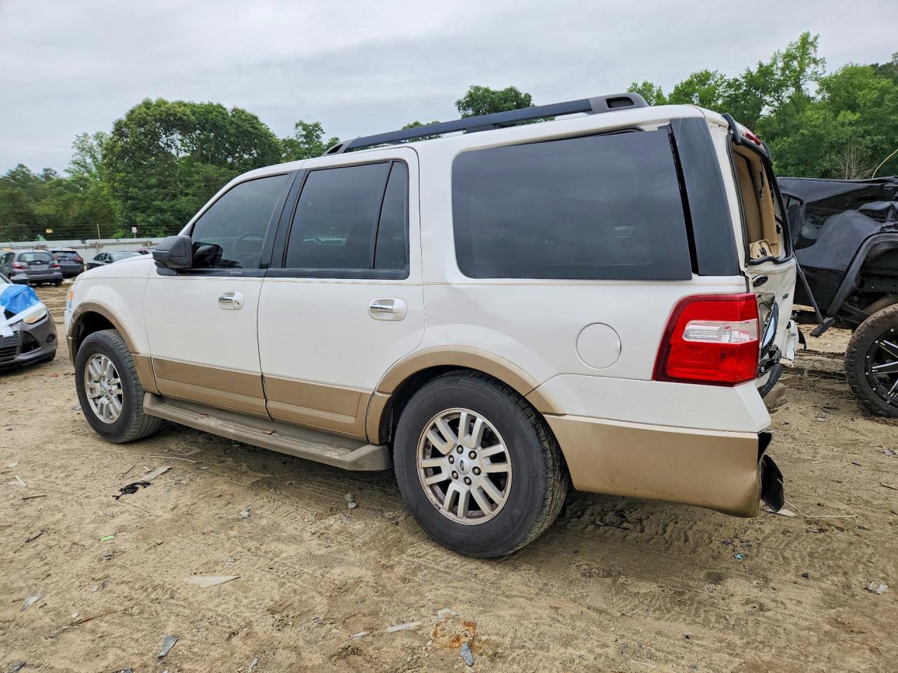 2014 Ford Expedition Xlt - Фото 2
