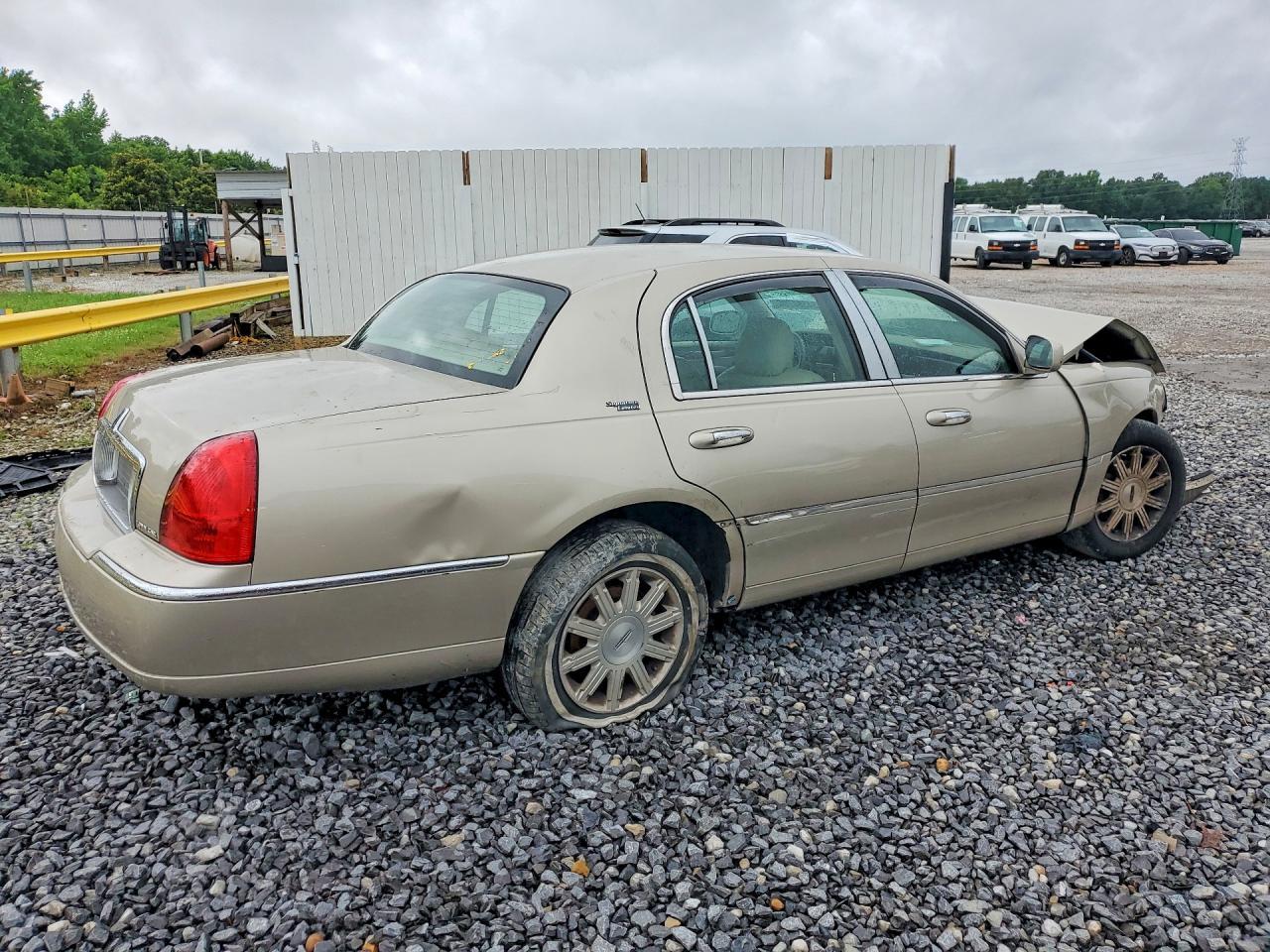 2009 Lincoln Town Car Signature Limited - Фото 3
