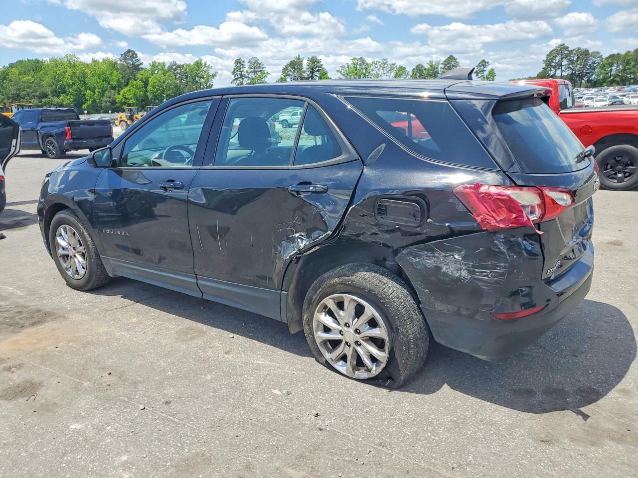 2019 Chevrolet Equinox Ls - Фото 2