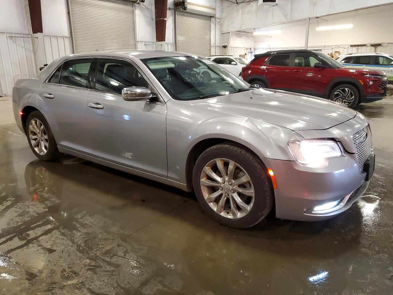 2016 Chrysler 300 Limited - Image 4