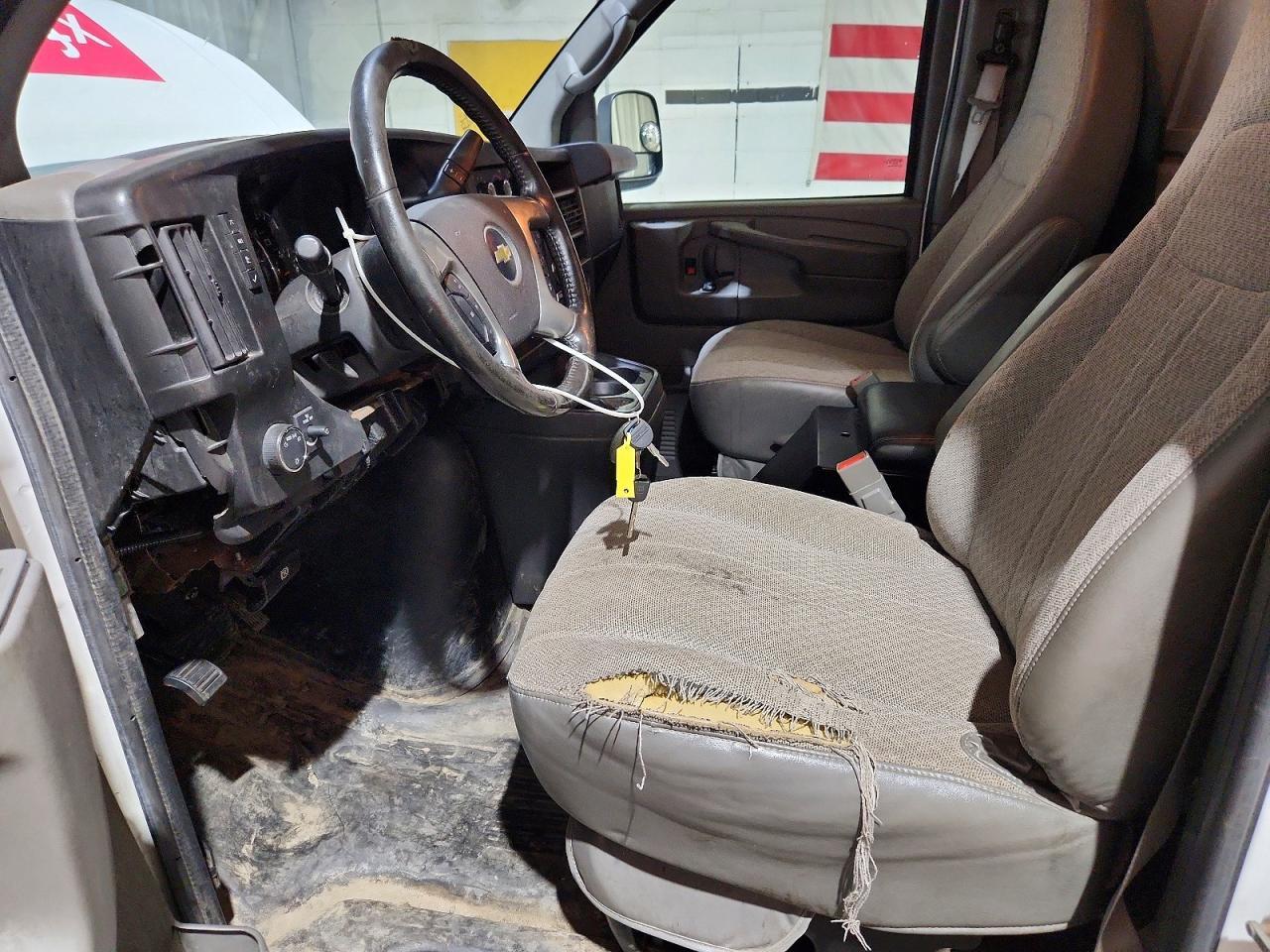 2015 Chevrolet Express G2500 - Image 7