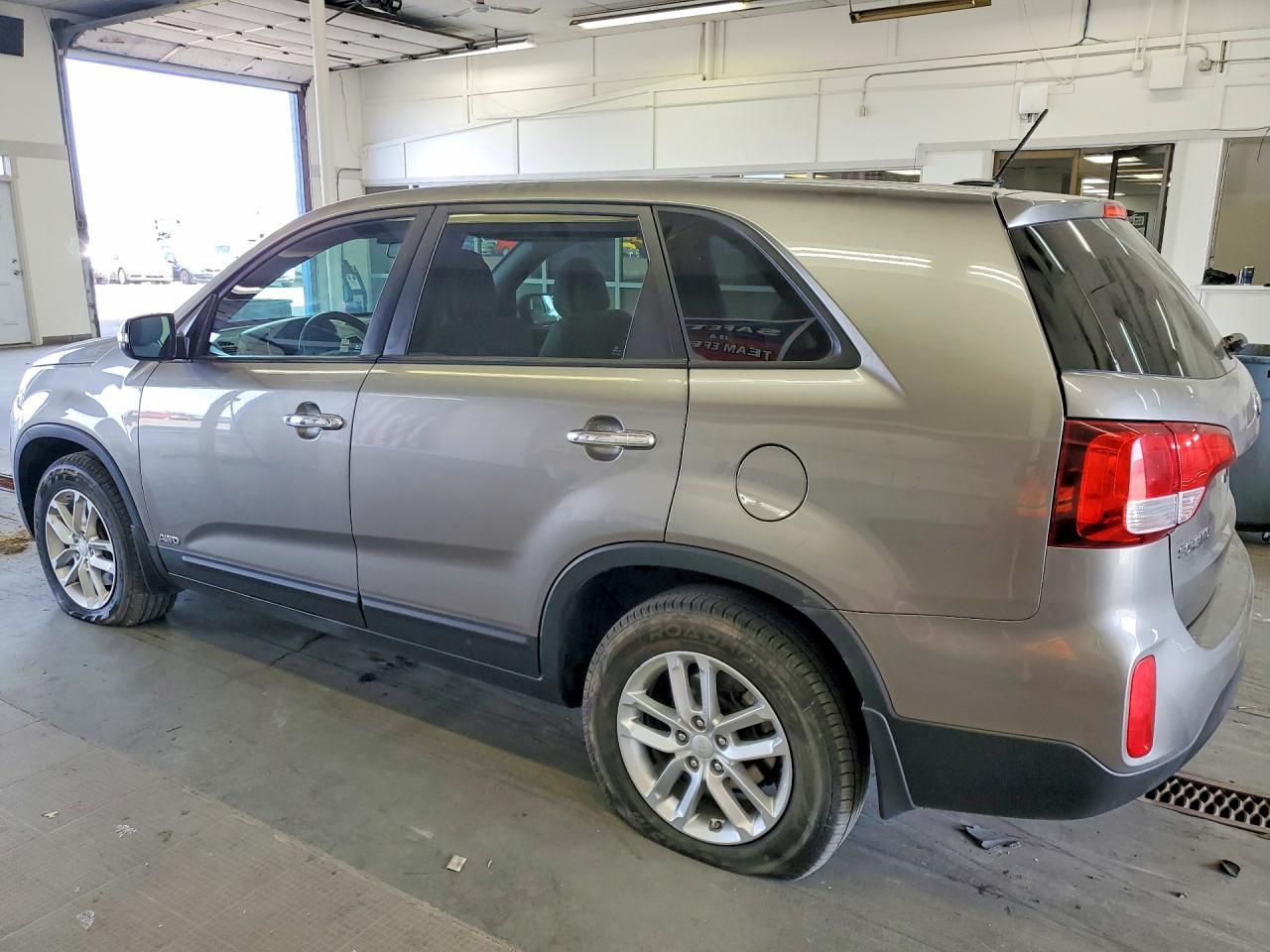 2014 Kia Sorento Lx - Image 2