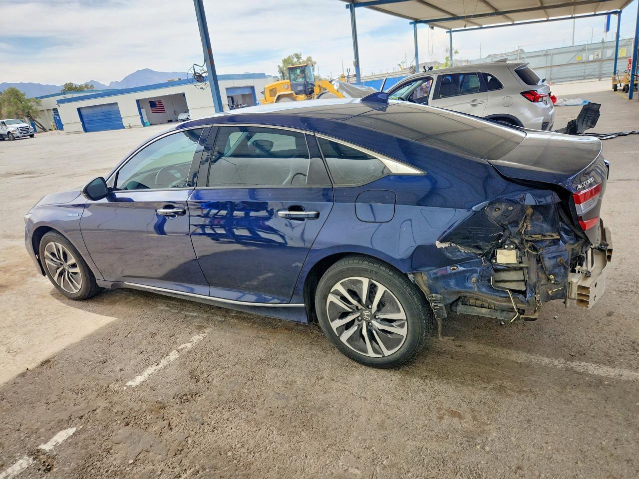 2020 Honda Accord Touring Hybrid - Image 2