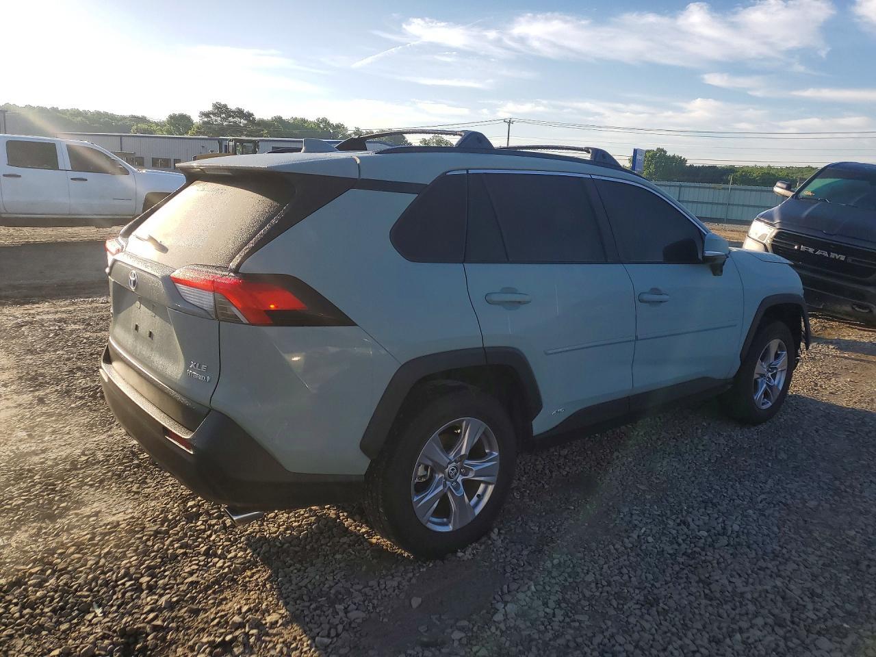 2022 Toyota Rav4 Xle - Image 3