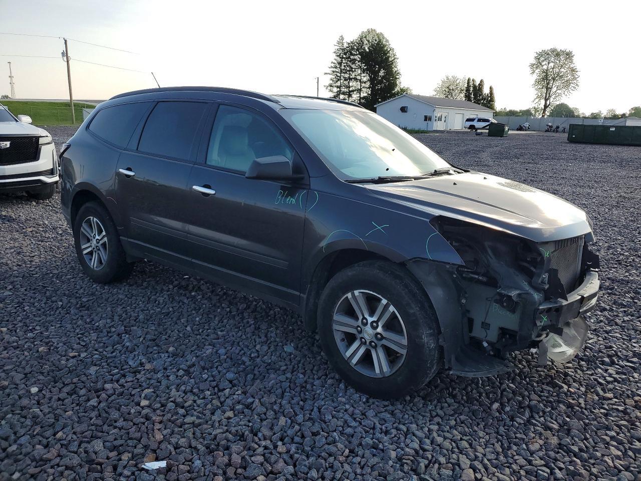 2017 Chevrolet Traverse Ls - Фото 4
