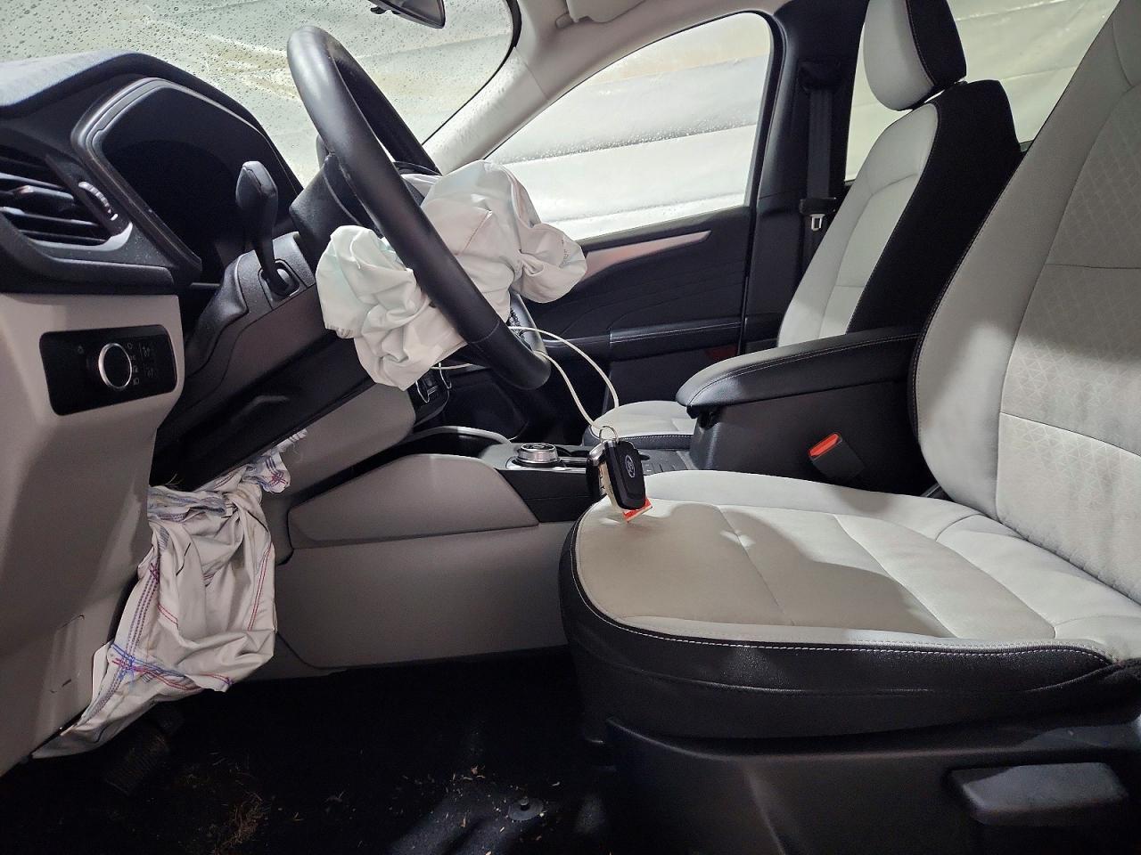 2025 Ford Escape Active - Image 7
