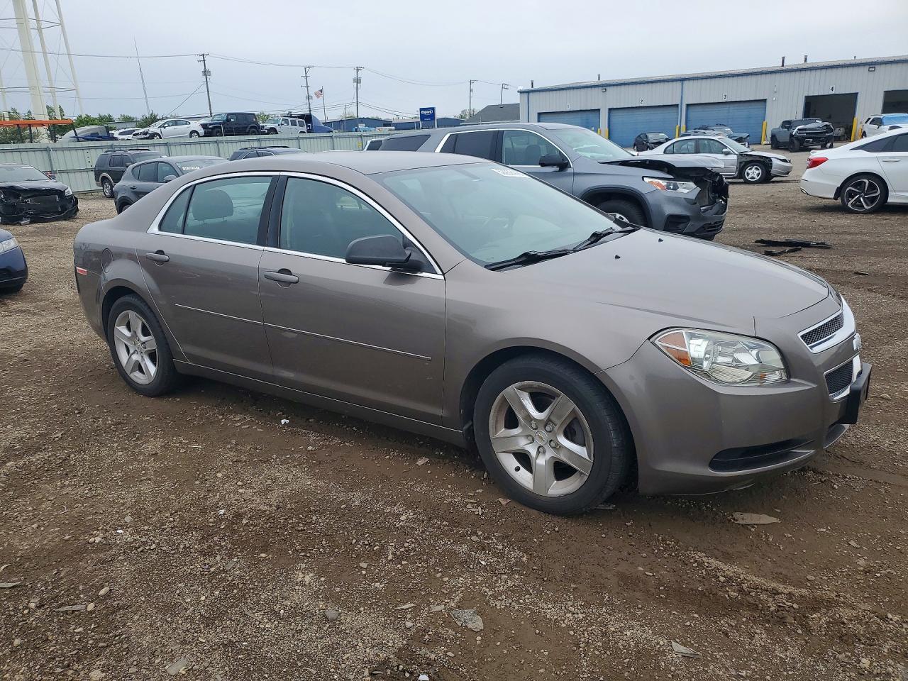 2011 Chevrolet Malibu Ls - Image 4